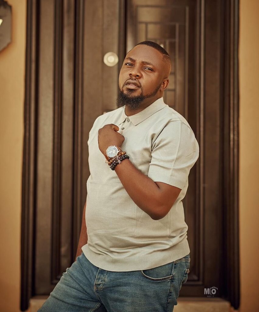 Yemiefash News: Mgt, staff greet Publisher, Fasipe on birthday