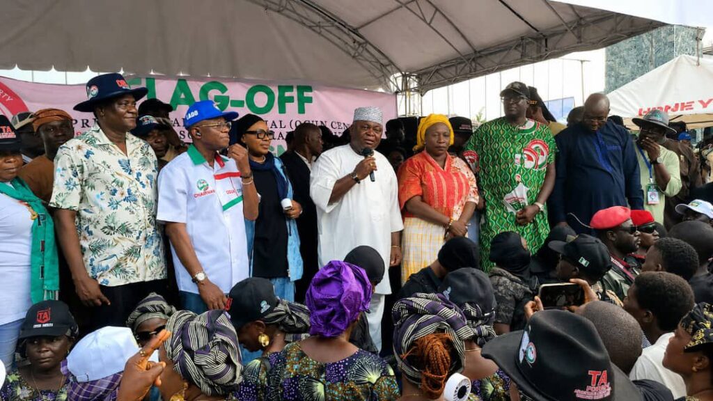 2027: Mammoth Crowd Welcomes PDP Campaign Train In Ogun Central